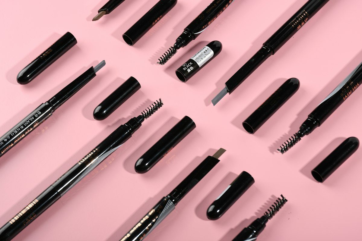 Black and silver hair brush