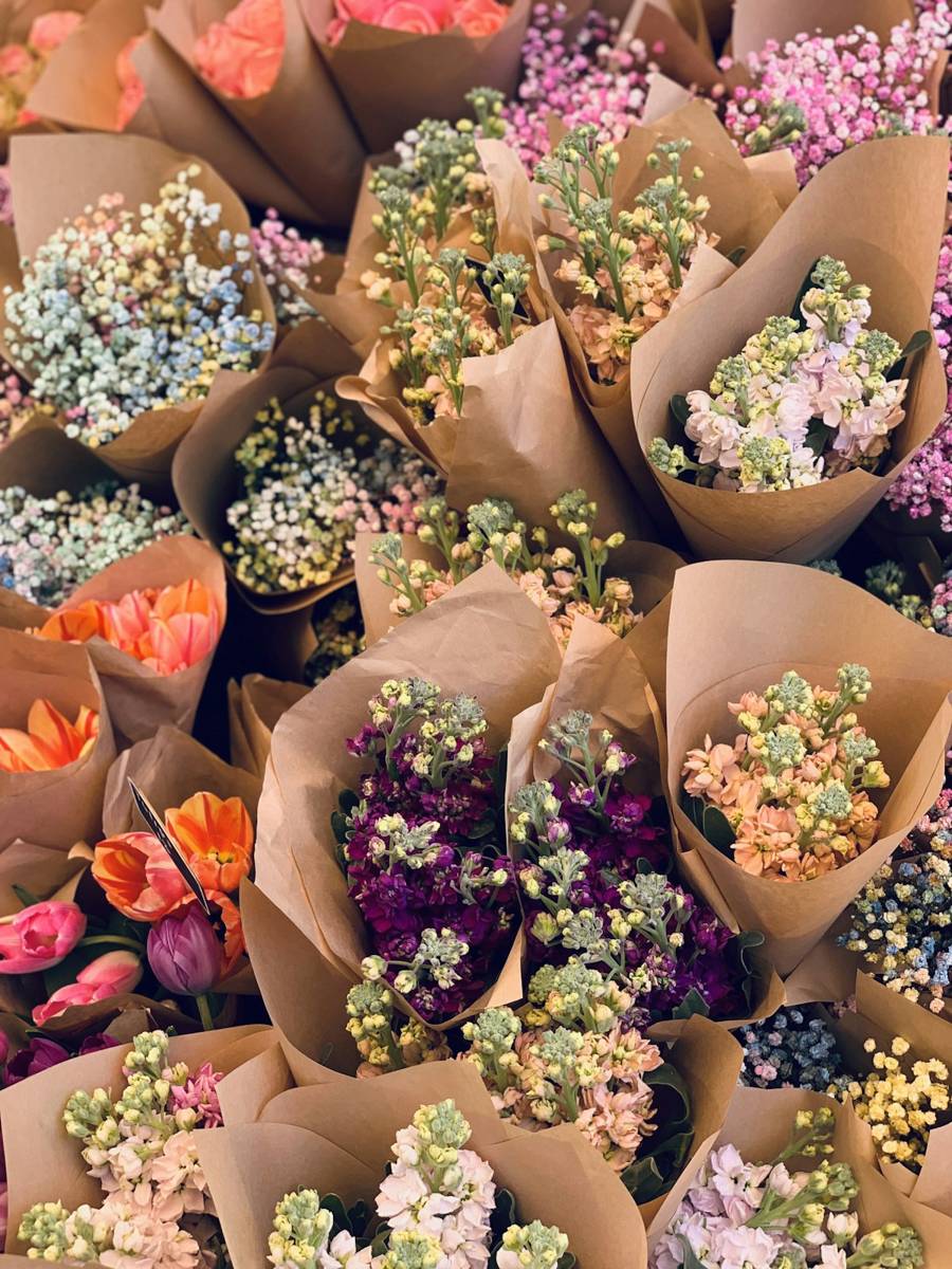 Assorted-color flower bouquet lot