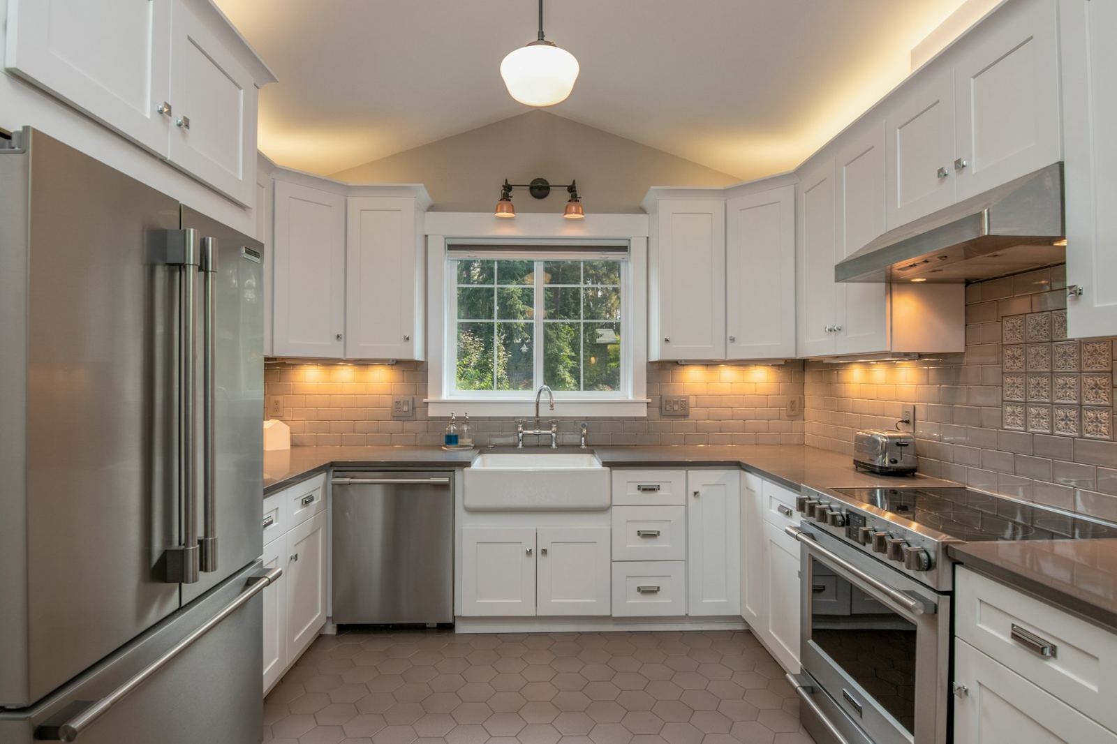 White cabinets and farmhouse sink